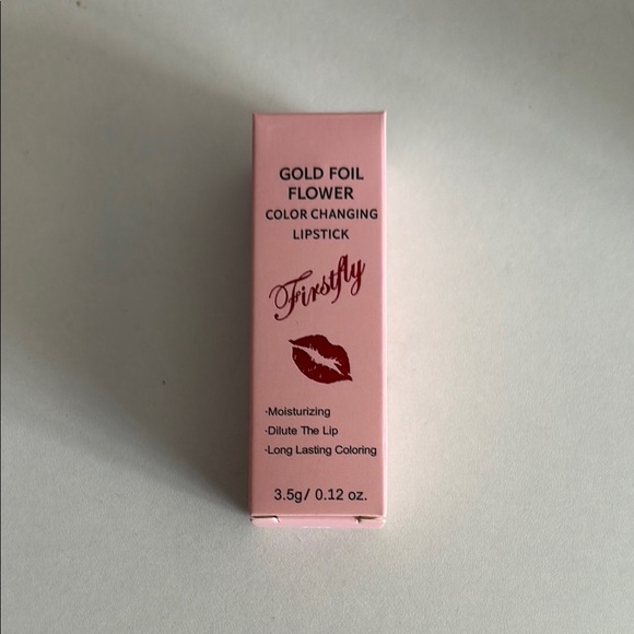 Gold Color Changing Lipstick with Foil Finish New in box - Picture 2 of 4